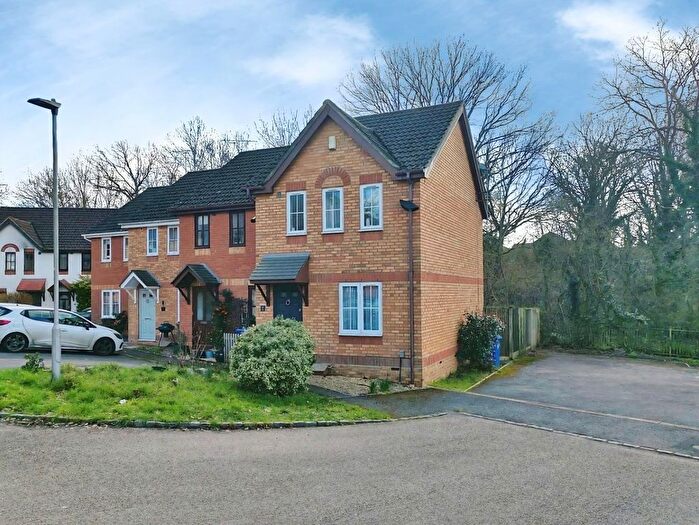 2 Bedroom End Terrace House For Sale In Sen Close, Bracknell, RG42
