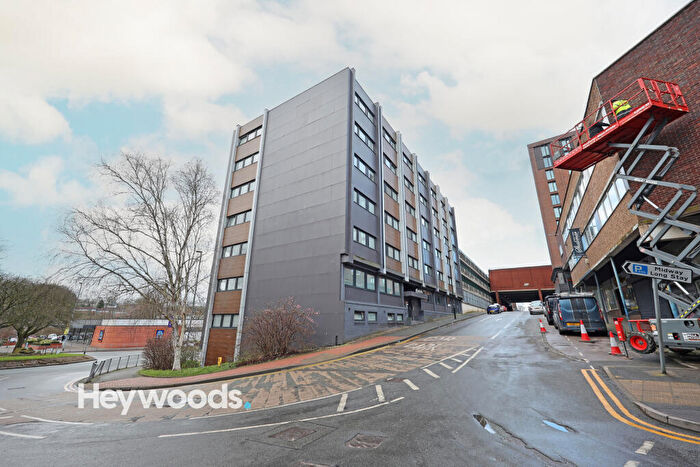 1 Bedroom Flat For Sale In Flat, Keele House, The Midway, Newcastle-under-Lyme, Staffordshire, ST5