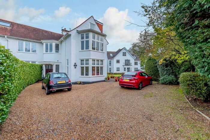 2 Bedroom Flat To Rent In Carew Road, Northwood HA6