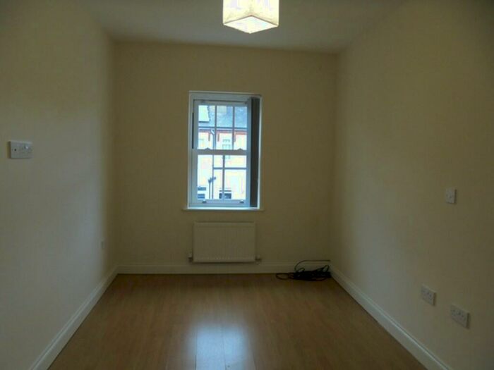 5 Bedroom Semi-Detached House To Rent In Albany Road, Woodhall Spa, LN10