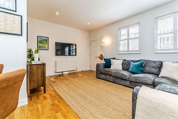 2 Bedroom Flat For Sale In Whyteleafe Hill, Whyteleafe, ., Surrey, CR3