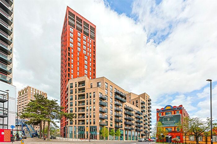 3 Bedroom Flat For Sale In Healum Avenue, Southall, UB2