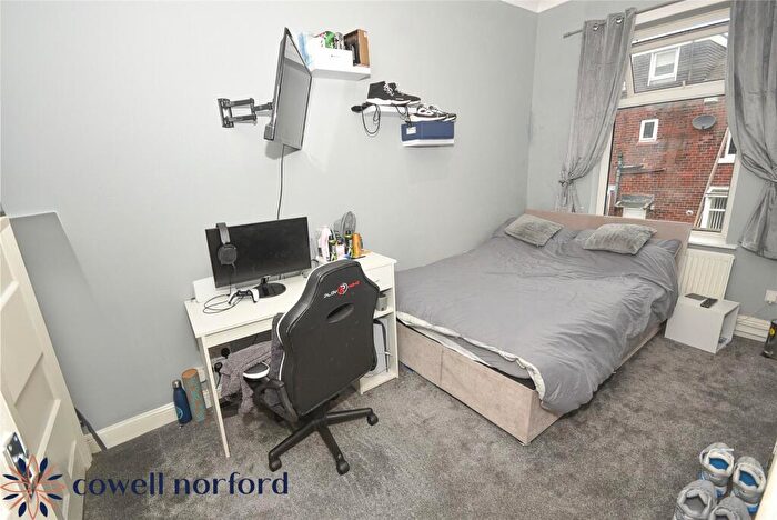 3 Bedroom Terraced House For Sale In Isabella Street, Syke, Rochdale, OL12