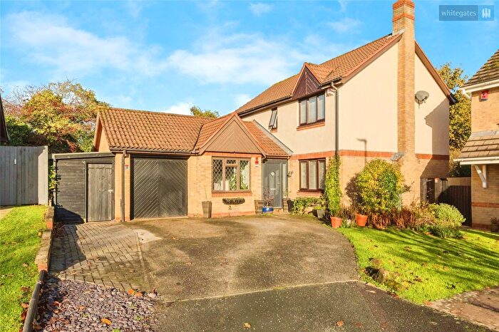 4 Bedroom Detached House For Sale In Fourseasons Close, Crewe, Cheshire, CW2