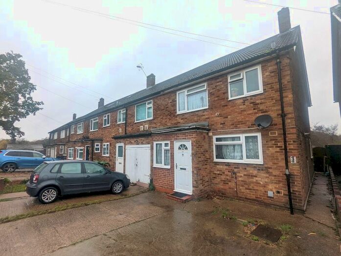 3 Bedroom Terraced House To Rent In Wellington Road, Feltham, TW14