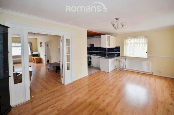 3 Bedroom Semi-Detached House To Rent In St. Georges Crescent, Cippenham, SL1