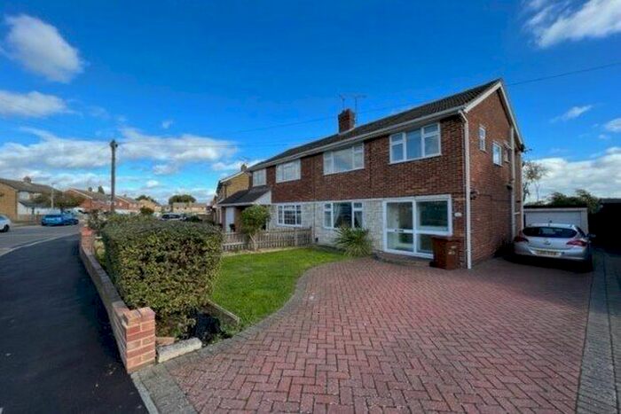 3 Bedroom Semi-Detached House To Rent In Birch Grove, Gillingham, ME7