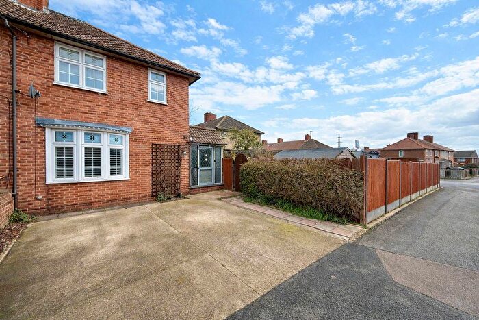2 Bedroom End Terrace House To Rent In Tewkesbury Road, Carshalton, SM5
