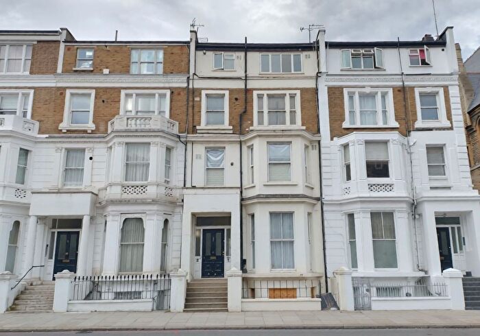 1 Bedroom Flat For Sale In Flat H, Holland Road, Kensington And Chelsea, London, W14