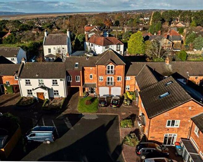 3 Bedroom Town House For Sale In Laburnum Farm Close, Ness, Cheshire, CH64