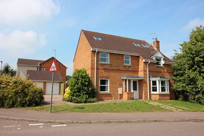 6 Bedroom Detached House To Rent In Wolseley Close, Yaxley, Peterborough, PE7