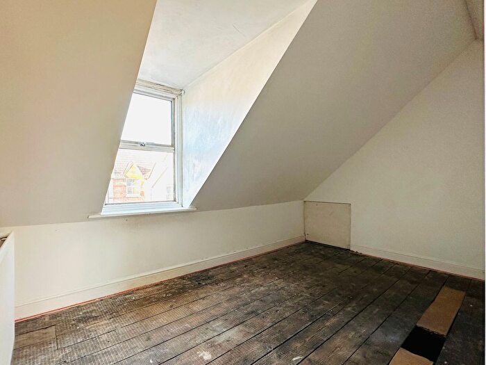 5 Bedroom End Of Terrace House To Rent In Carlton Avenue, Ramsgate, CT11