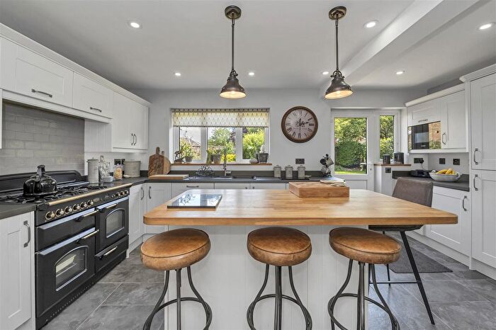 5 Bedroom Detached House For Sale In Thistledown Drive, Ixworth, Bury St. Edmunds, IP31