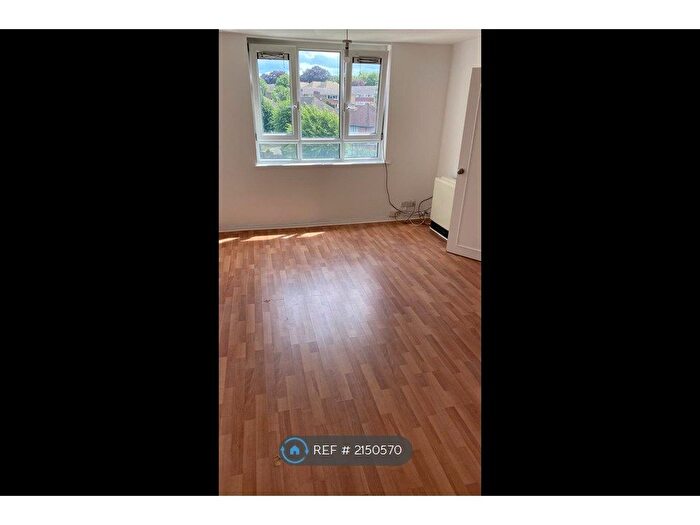 1 Bedroom Flat To Rent In Beauclere House, Sutton, SM2