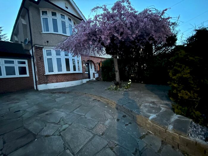 5 Bedroom Semi-Detached House To Rent In Gubbins Lane, Romford, RM3