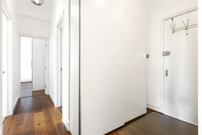 2 Bedroom Apartment To Rent In Boundary Street, Shoreditch, London, E2