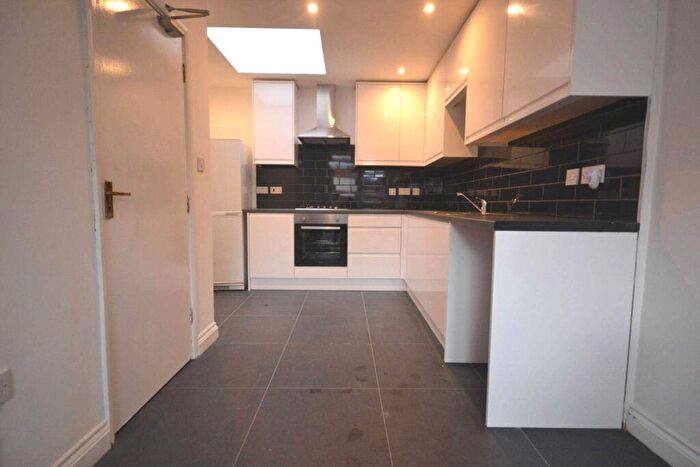 5 Bedroom Terraced House To Rent In Pitcroft Avenue, Reading, RG6