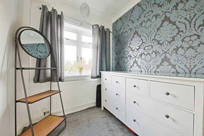 3 Bedroom Semi-Detached House For Sale In Westfield Rise, Hessle, HU13