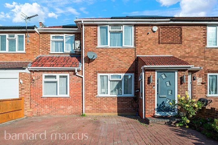 4 Bedroom End Terrace House For Sale In Cassiobury Avenue, Feltham, TW14