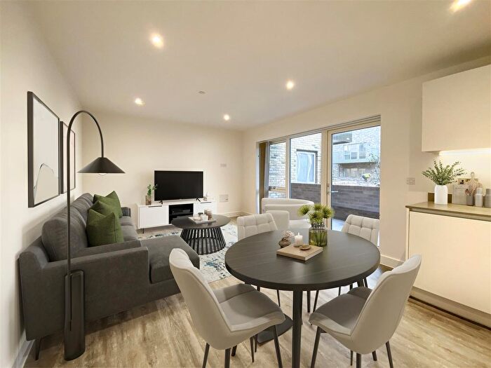 2 Bedroom Flat To Rent In Marleigh Park, Cambridge, CB5