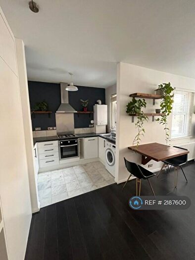 1 Bedroom Flat To Rent In Ordell Court, London, E3