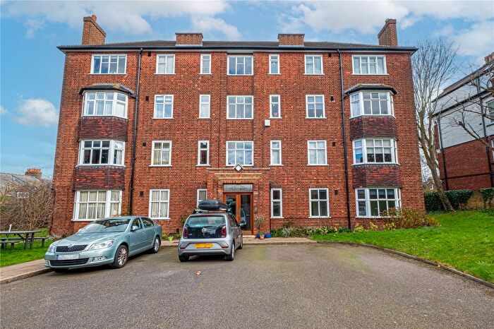 2 Bedroom Flat To Rent In Oakfield Court, Haslemere Road, Crouch End, London, N8