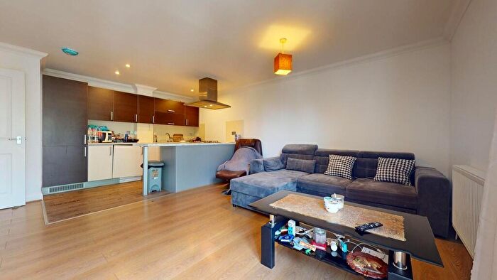 2 Bedroom Apartment To Rent In Rivington Court, RM10