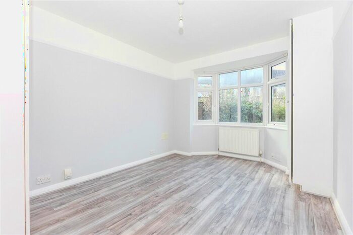 2 Bedroom Maisonette To Rent In Barnard Gardens, New Malden, KT3