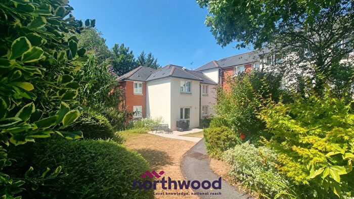 2 Bedroom Flat For Sale In Mowbray Court, Heavitree, Exeter, EX2