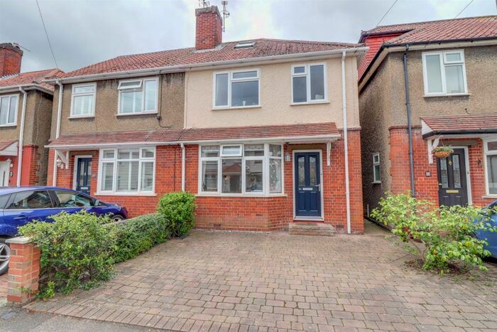 3 Bedroom Semi-Detached House To Rent In Park Road, Hoddesdon, Hertfordshire, EN11