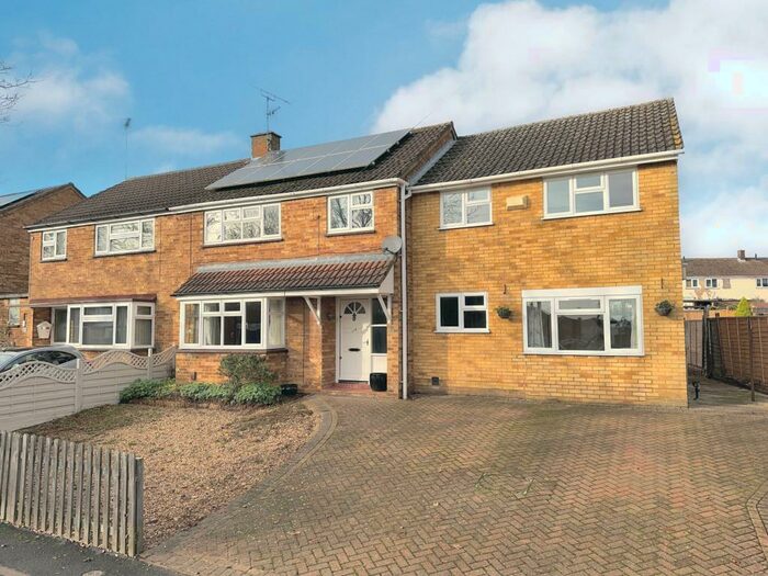 Houses for sale & to rent in MK3 5HS, Grange Road, Bletchley Park