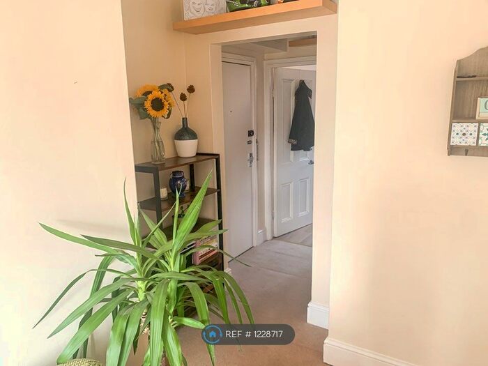 1 Bedroom Flat To Rent In Sylvan Avenue, Woodhall Spa LN10