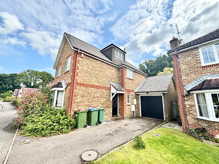 5 Bedroom Cottage To Rent In Charlock Way, Southwater, Horsham, RH13