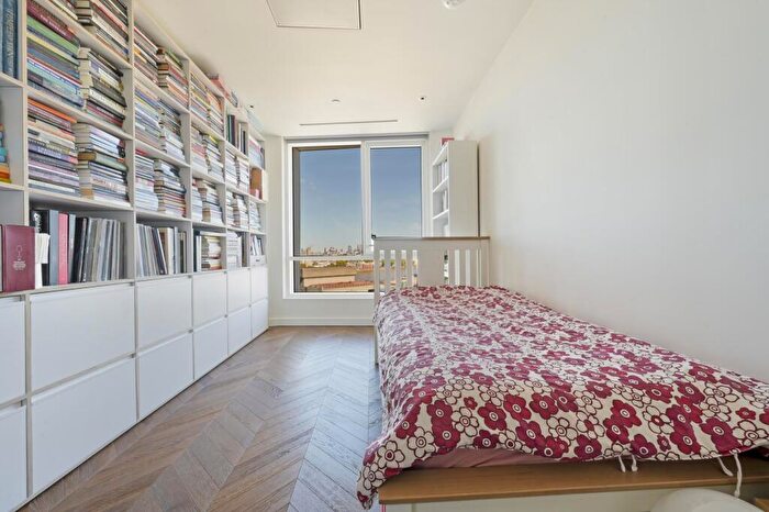 3 Bedroom Apartment For Sale In Holmby House, Battersea Power Station, SW11