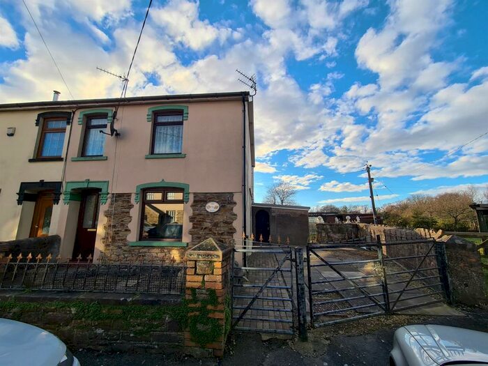 3 Bedroom Semi-Detached House To Rent In Penprysg Road, Pencoed, Bridgend, CF35