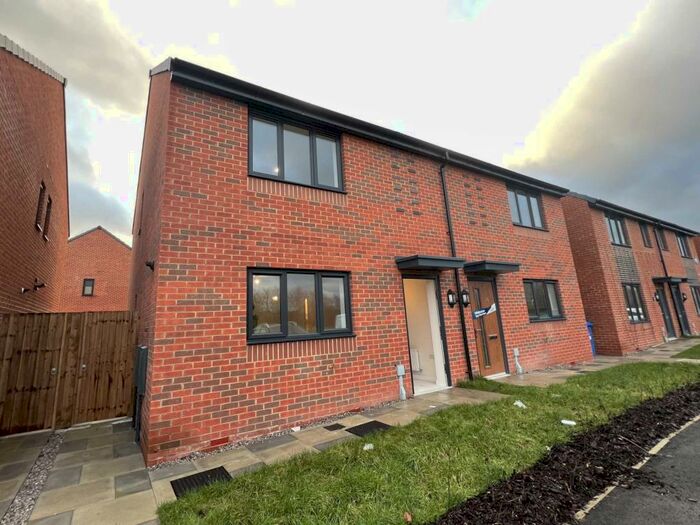 3 Bedroom Semi-Detached House To Rent In Poppy Lane, Salford, M6