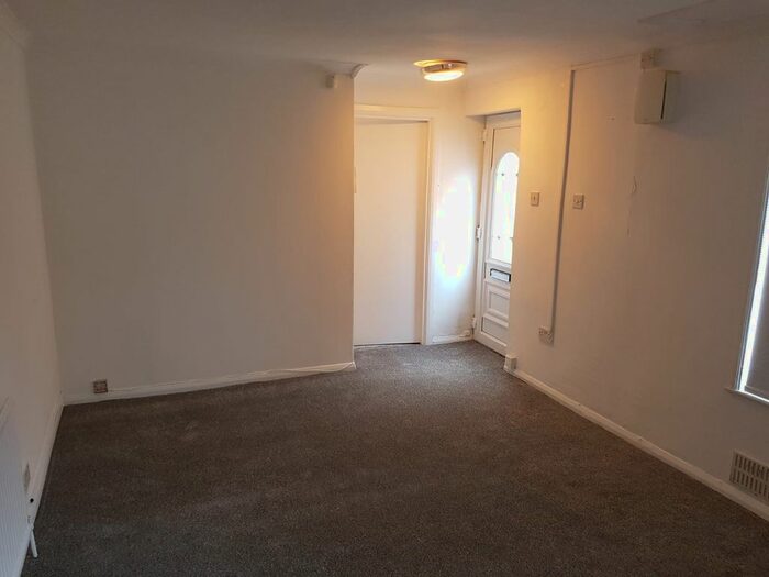 1 Bedroom Flat To Rent In Bridge Road, Grays, RM17