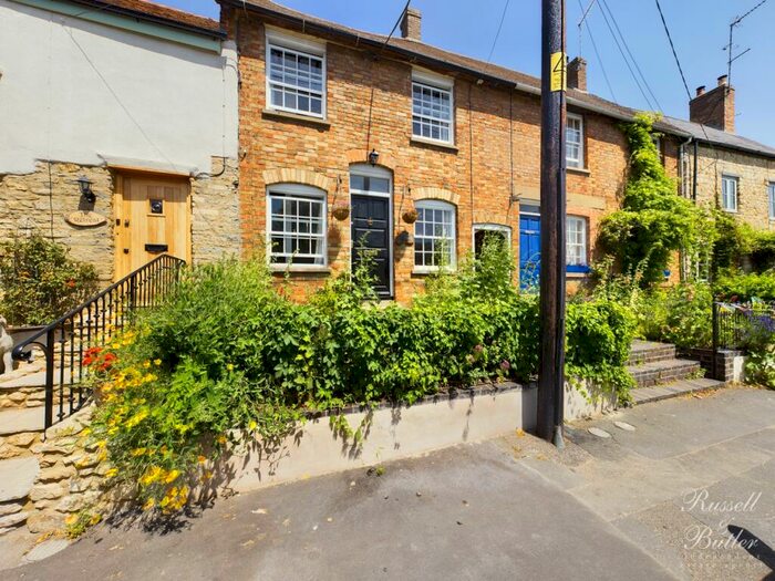 4 Bedroom Cottage To Rent In Main Street, Tingewick, Buckinghamshire, MK18