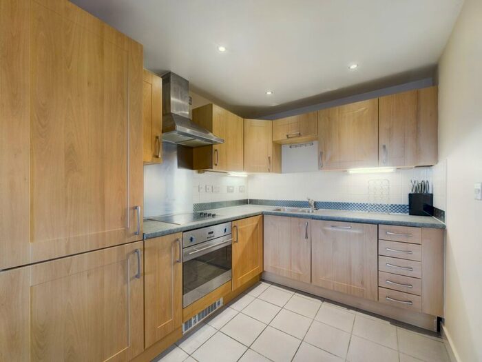 2 Bedroom Apartment To Rent In Queens Court, Bbc Building, HU1