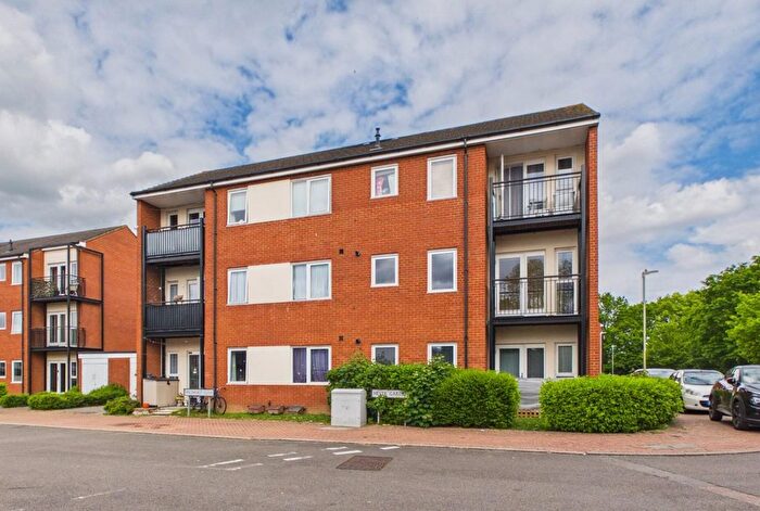 1 Bedroom Flat For Sale In Hever Gardens, Ashford, TN23