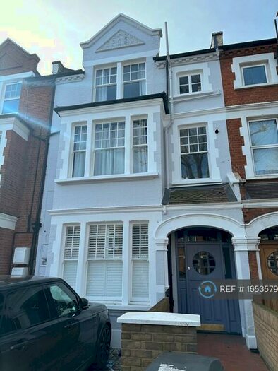 3 Bedroom Flat To Rent In Cavendish Road, London, SW12