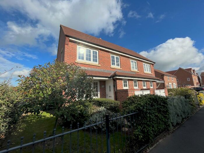 2 Bedroom House To Rent In River View, Newark, NG24