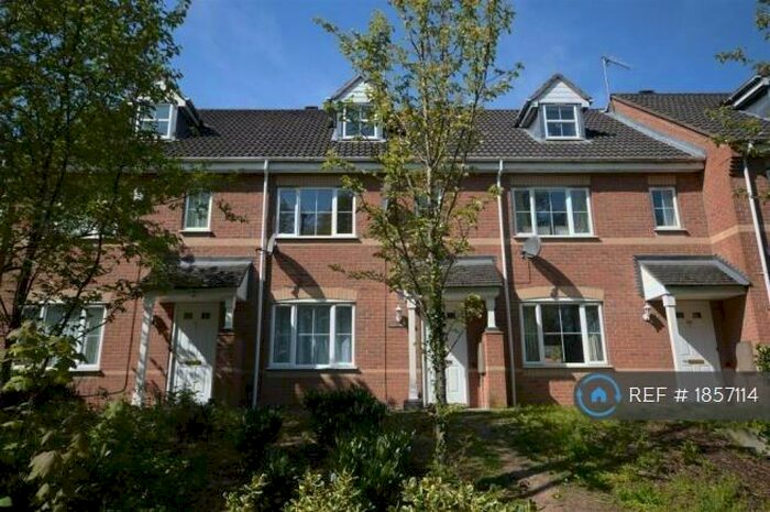 3 Bedroom Terraced House To Rent In Quarryfield Lane, Coventry, CV1