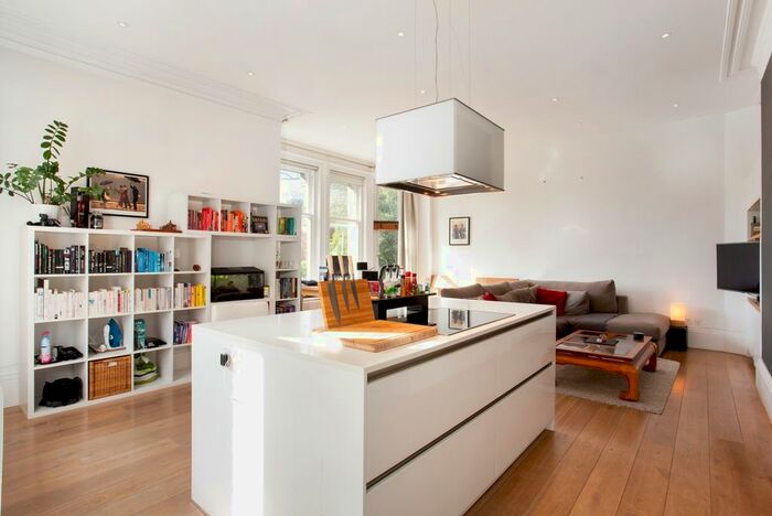 2 Bedroom Flat To Rent In Arterberry Road, London, SW20