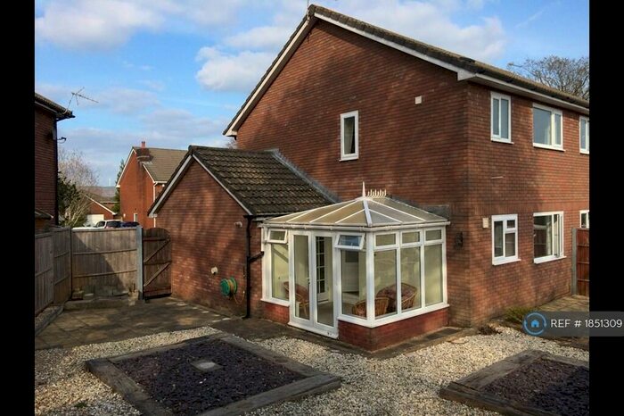 3 Bedroom Semi-Detached House To Rent In Clos Penglyn, Bridgend, CF35