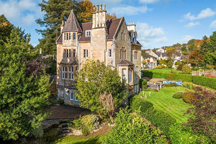 3 Bedroom Apartment To Rent In Vale Lodge, Weston, Bath, BA1