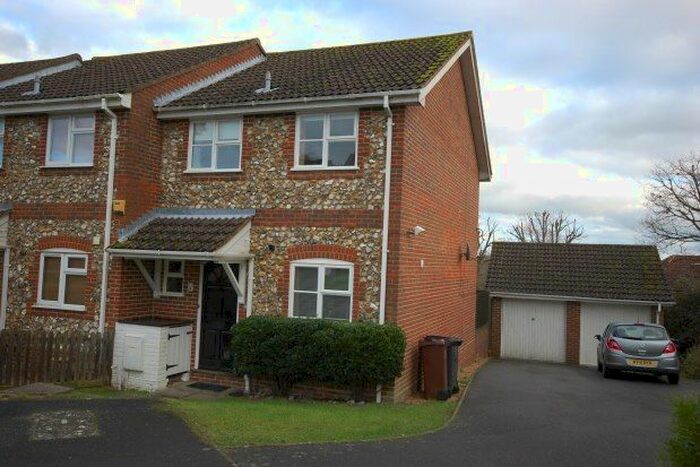 3 Bedroom Property To Rent In Goldcrest Drive, Uckfield, TN22