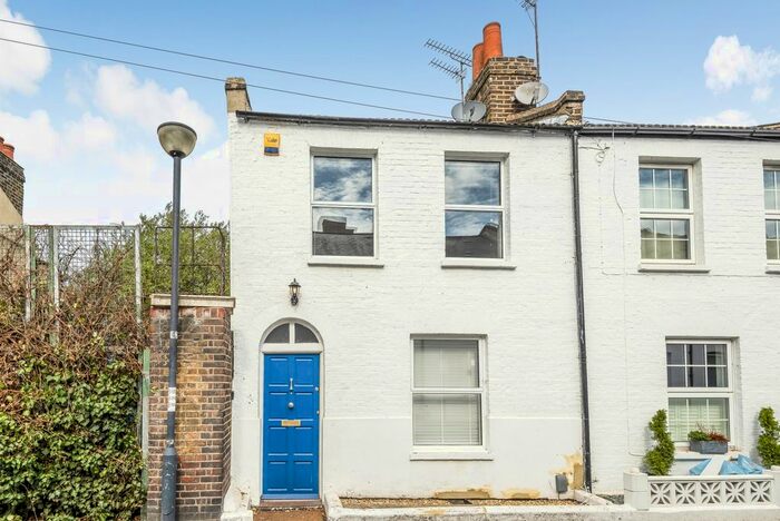 2 Bedroom Flat To Rent In Straightsmouth, London, SE10