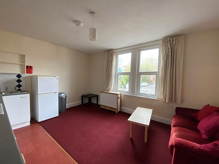2 Bedroom Flat To Rent In Portswood Road, Southampton, SO17