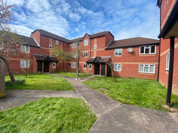 2 Bedroom Flat To Rent In Old Market Court, Glastonbury, BA6